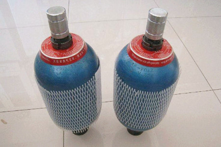 廠家生產(chǎn)活塞式蓄能器時需注意哪些？