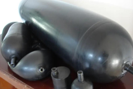 管路式蓄能器和纏繞式蓄能器區別在哪？